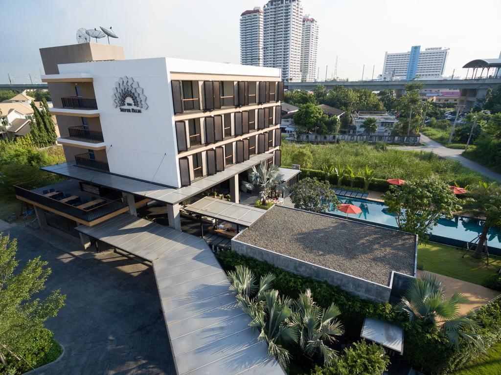 The Silver Palm Wellness Resort Bangkok Exterior photo