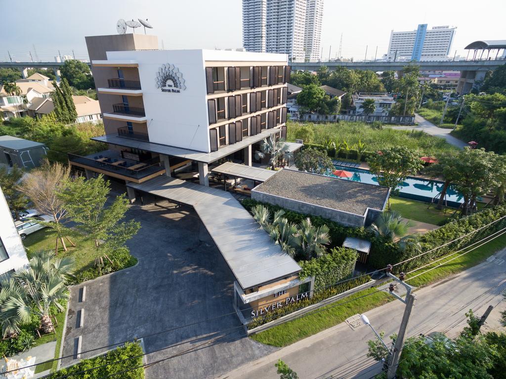 The Silver Palm Wellness Resort Bangkok Exterior photo