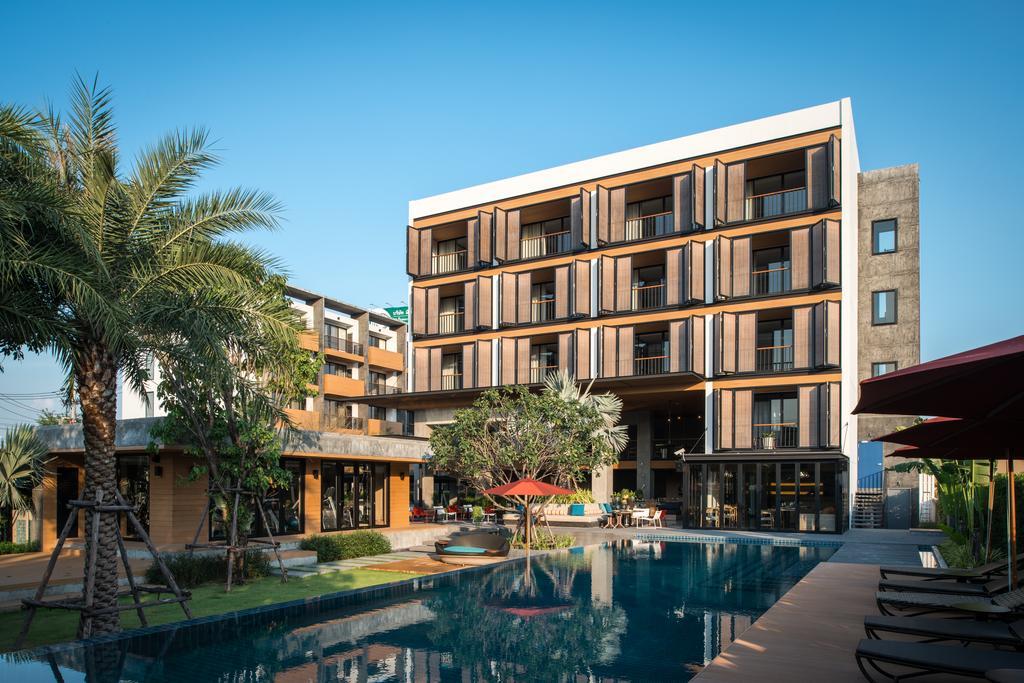 The Silver Palm Wellness Resort Bangkok Exterior photo