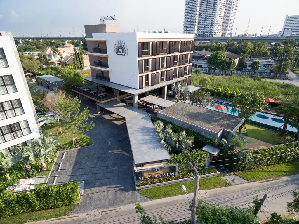 The Silver Palm Wellness Resort Bangkok Exterior photo