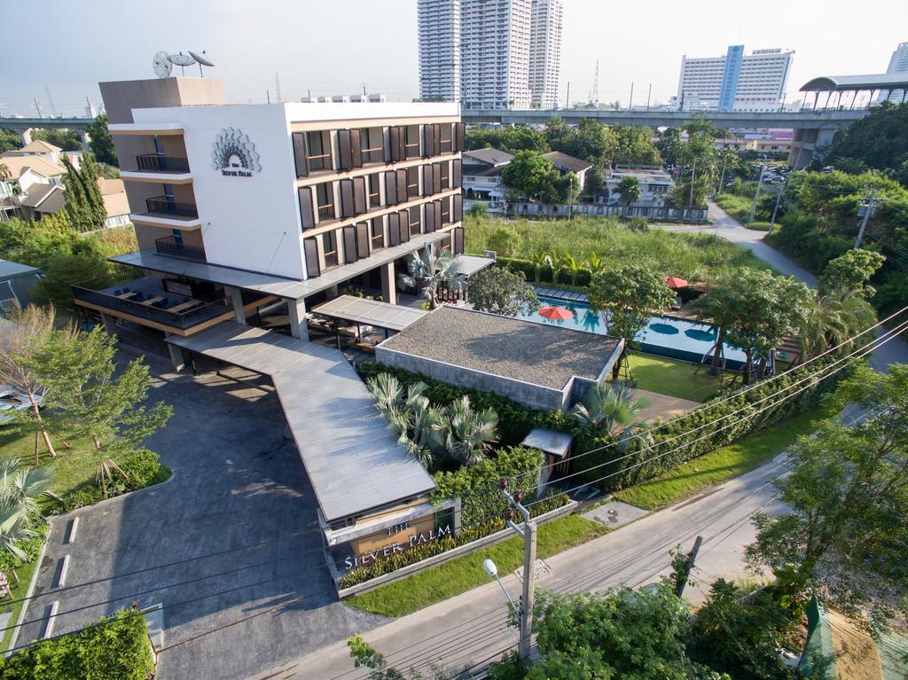 The Silver Palm Wellness Resort Bangkok Exterior photo